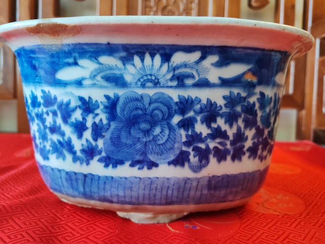 古玩陶瓷清中青花花卉花盆拍賣，當(dāng)前價(jià)格2000元