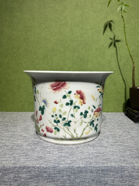 古玩陶瓷清代同治粉彩花卉紋花盆拍賣,當前價格15800元