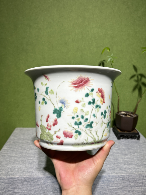 古玩陶瓷清代同治粉彩花卉紋花盆拍賣,當前價格15800元