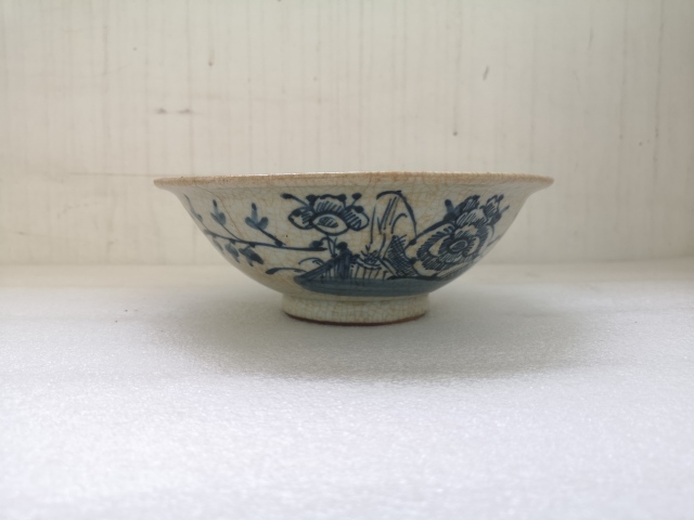 古玩陶瓷哥釉青花碗拍賣，當前價格680元