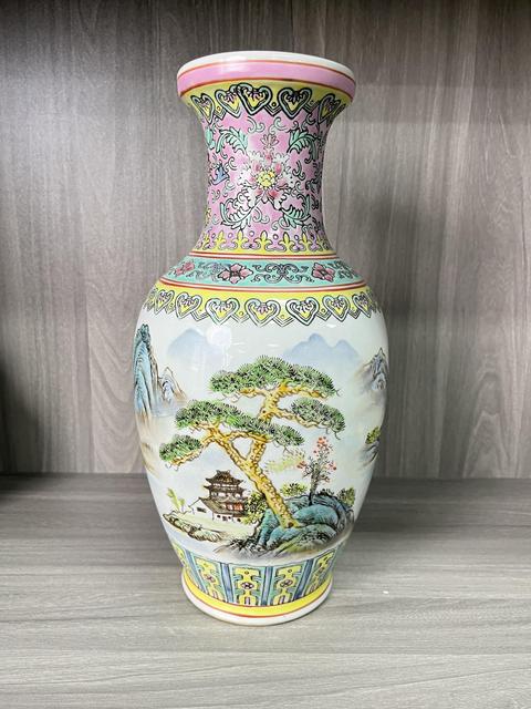 古玩陶瓷粉彩手繪和貼花山水人物盤口瓶拍賣,當前價格780元