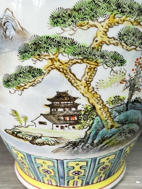 古玩陶瓷粉彩手繪和貼花山水人物盤口瓶拍賣,當前價格780元