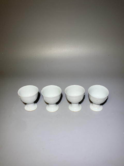 古玩陶瓷德化窯白釉梅花紋高足杯一組拍賣,當前價格0元