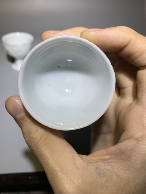 古玩陶瓷德化窯白釉梅花紋高足杯一組拍賣,當前價格0元