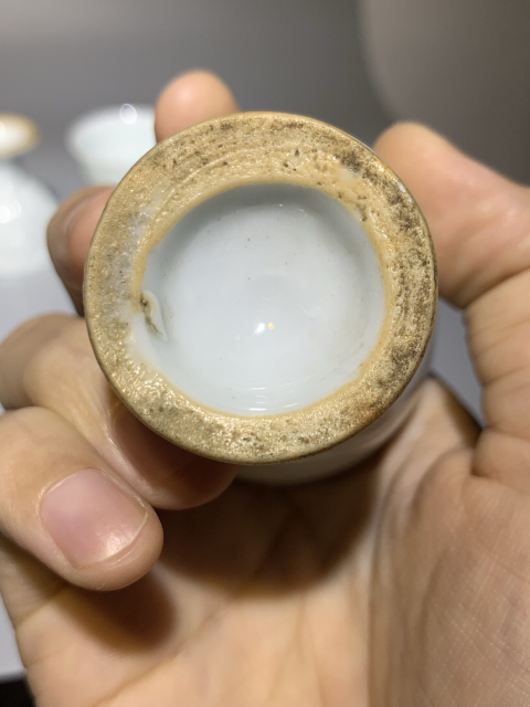 古玩陶瓷德化窯白釉梅花紋高足杯一組拍賣,當前價格0元
