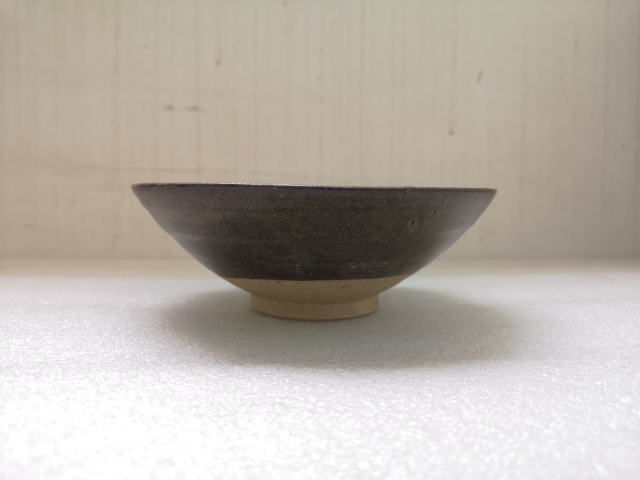 古玩陶瓷褐釉澀圈圈足疊燒工藝碗拍賣，當前價格680元