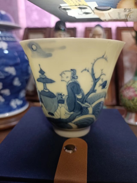古玩陶瓷青花人物鈴鐺杯拍賣,當前價格8888元