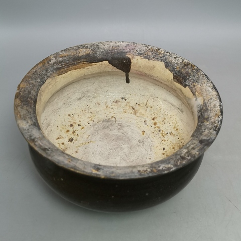 古玩陶瓷元末明初褐釉三足香爐拍賣,當前價格1888元
