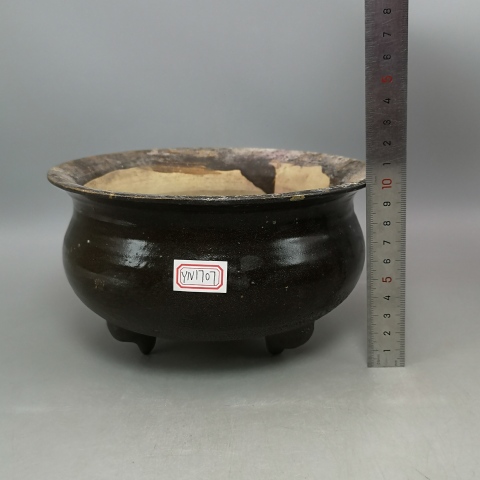 古玩陶瓷元末明初褐釉三足香爐拍賣,當前價格1888元
