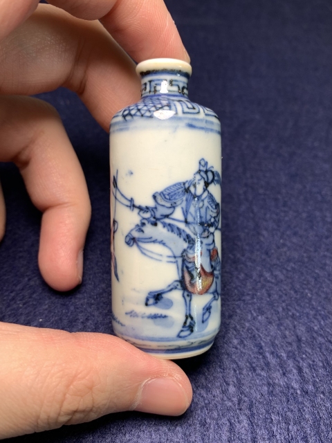 古玩陶瓷【精品】晚清青花釉里紅刀馬人物故事圖鼻煙壺拍賣(mài),當(dāng)前價(jià)格15800元