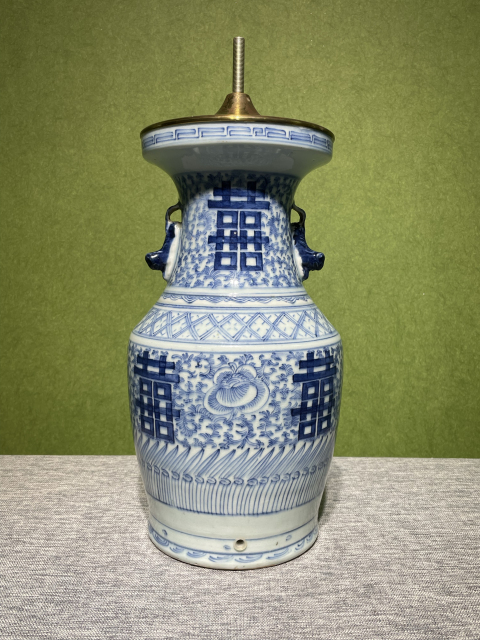 古玩陶瓷清中期青花纏枝蓮喜字瓶拍賣，當前價格1280元
