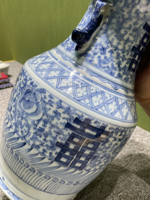 古玩陶瓷清中期青花纏枝蓮喜字瓶拍賣，當前價格1280元