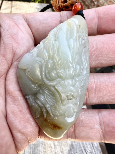 古玩玉器新疆和田玉籽料雕龍行天下手把件拍賣(mài)，當(dāng)前價(jià)格3555元