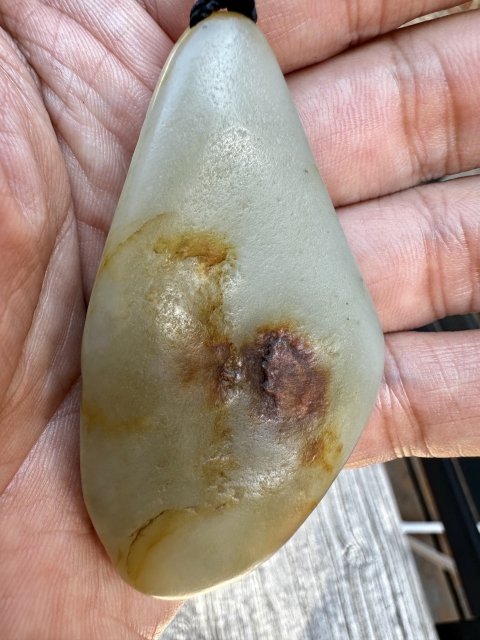 古玩玉器新疆和田玉籽料雕龍行天下手把件拍賣(mài)，當(dāng)前價(jià)格3555元