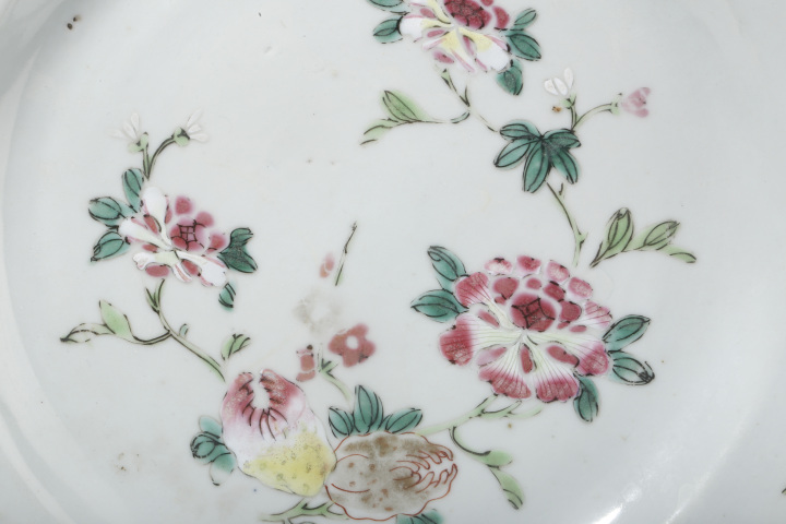 古玩陶瓷清乾隆·粉彩佛手花卉紋花口盤拍賣，當前價格158元