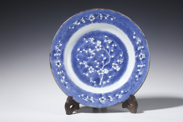 古玩陶瓷清康熙·青花冰梅紋折沿盤拍賣,當前價格1248元