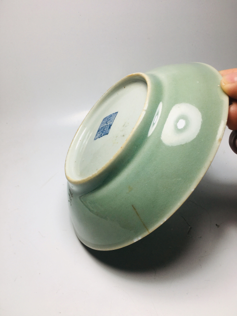 古玩陶瓷大清嘉慶年制款豆青釉盤拍賣,當前價格888元