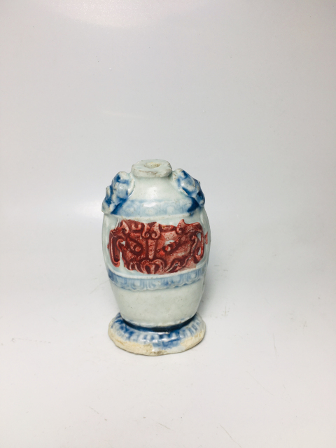 古玩陶瓷青花釉里紅饕餮紋瓶拍賣(mài),當(dāng)前價(jià)格4888元