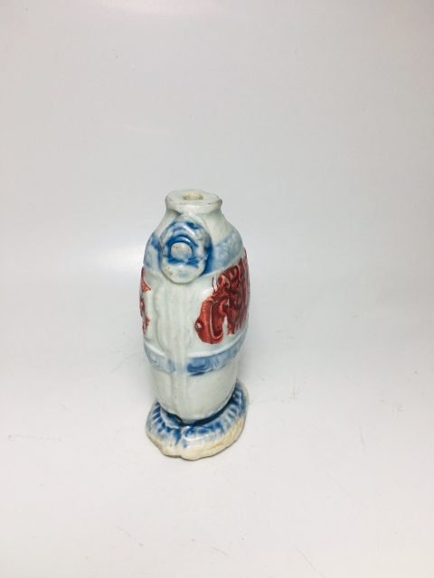 古玩陶瓷青花釉里紅饕餮紋瓶拍賣(mài),當(dāng)前價(jià)格4888元