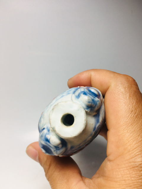 古玩陶瓷青花釉里紅饕餮紋瓶拍賣(mài),當(dāng)前價(jià)格4888元