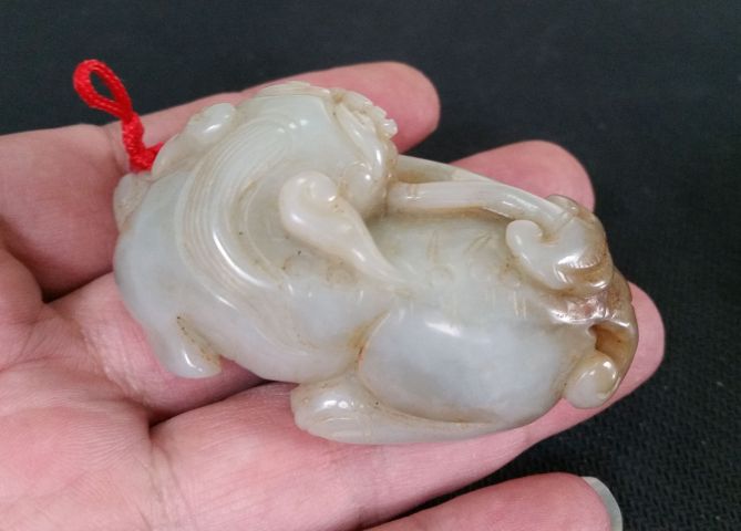 古玩玉器和田玉雕“瑞獸”把件拍賣,當(dāng)前價(jià)格800元