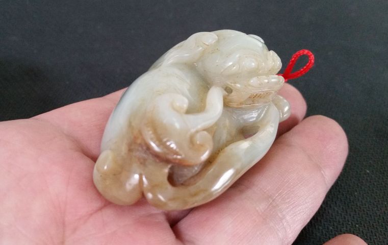 古玩玉器和田玉雕“瑞獸”把件拍賣,當(dāng)前價(jià)格800元