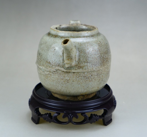 古玩陶瓷明代（BeiSong).哥釉執壺（1368年-1644年）拍賣，當前價格12000元