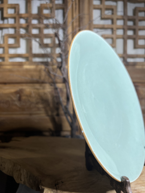 古玩陶瓷【民窯精品·清中期】豆青釉盤拍賣，當前價格1900元