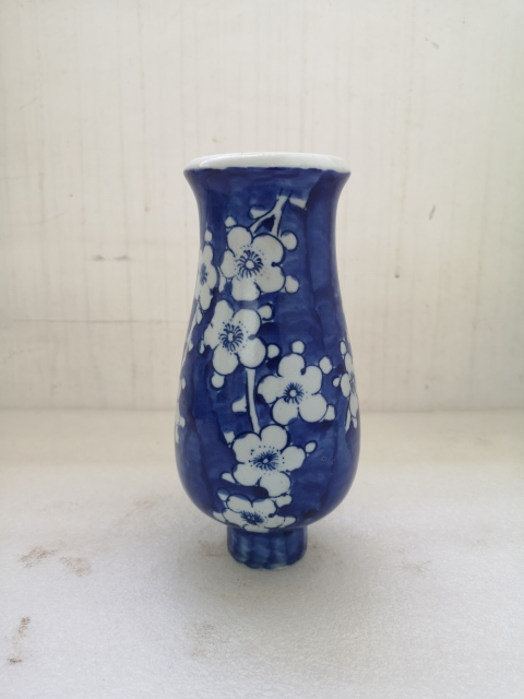 古玩陶瓷青花留白冰梅紋雞腿蓋瓶拍賣，當(dāng)前價(jià)格480元