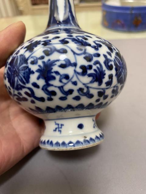 古玩陶瓷清乾隆青花纏枝花卉紋瓶拍賣,當前價格4600元