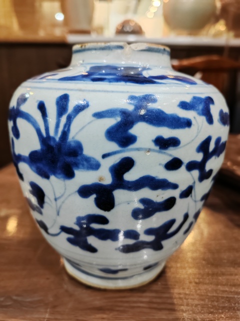 古玩陶瓷明未清初青花纏枝花紋罐拍賣，當前價格2800元