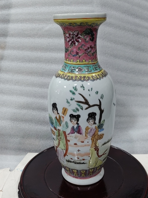 古玩陶瓷人物紋彩繪瓶拍賣,當前價格1288元
