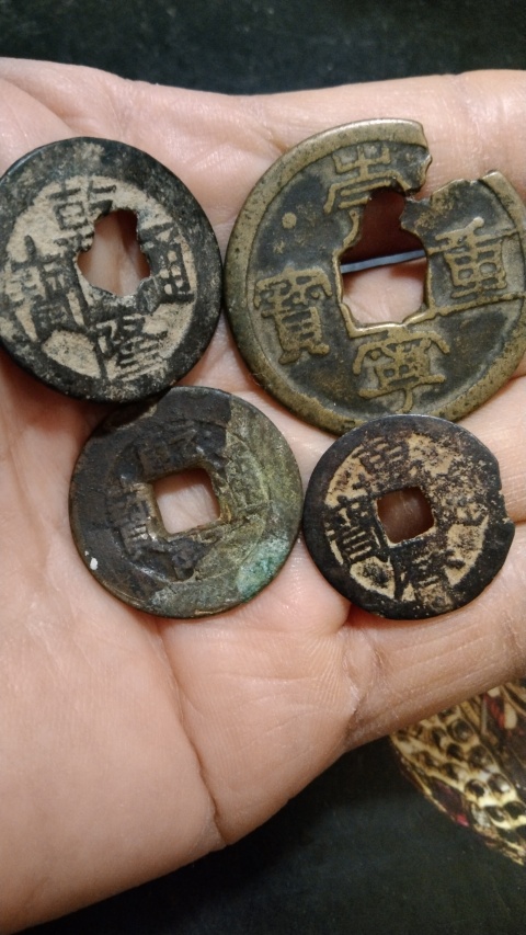 古玩錢幣乾隆通寶等一組拍賣,當前價格186元