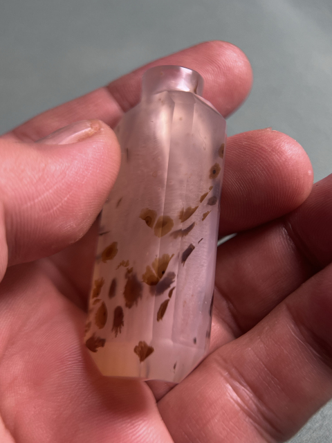 古玩玉器影子瑪瑙鼻煙壺拍賣，當前價格1800元