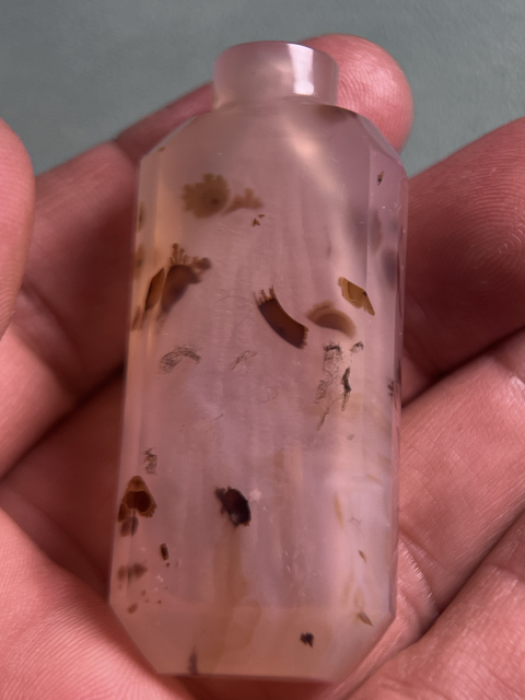 古玩玉器影子瑪瑙鼻煙壺拍賣，當前價格1800元