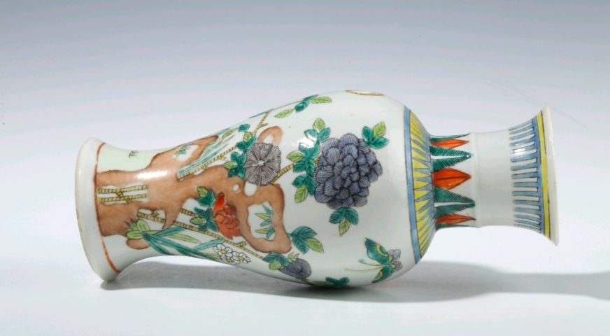 古玩陶瓷清代光緒五彩洞石花卉觀音瓶拍賣(mài)，當(dāng)前價(jià)格35000元