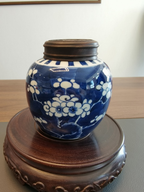 古玩陶瓷一把抓青花冰梅圖蓋罐拍賣,當前價格650元