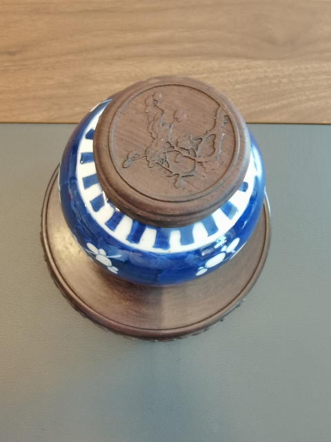 古玩陶瓷一把抓青花冰梅圖蓋罐拍賣,當前價格650元