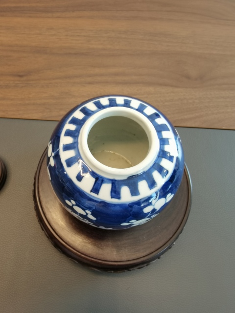 古玩陶瓷一把抓青花冰梅圖蓋罐拍賣,當前價格650元