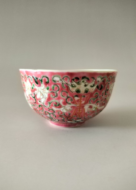 古玩陶瓷(民國(guó))胭脂紅軋道花卉紋茶杯拍賣(mài),當(dāng)前價(jià)格568元