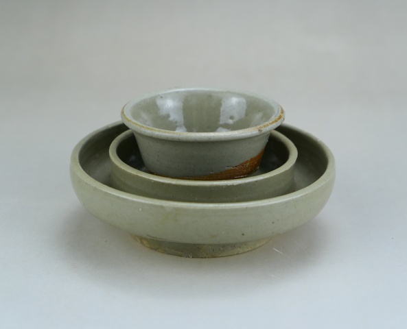 古玩陶瓷明代龍泉窯青瓷杯和托拍賣，當(dāng)前價(jià)格1680元
