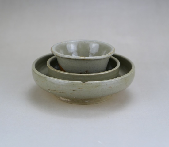 古玩陶瓷明代龍泉窯青瓷杯和托拍賣，當(dāng)前價(jià)格1680元