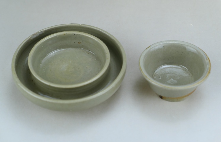 古玩陶瓷明代龍泉窯青瓷杯和托拍賣，當(dāng)前價(jià)格1680元