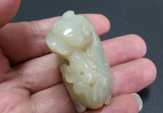 古玩玉器和田玉雕“瑞獸”把件拍賣，當前價格528元
