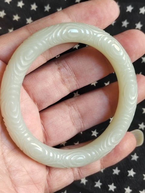 古玩玉器和田玉雕“卷云紋手鐲”拍賣,當前價格3280元