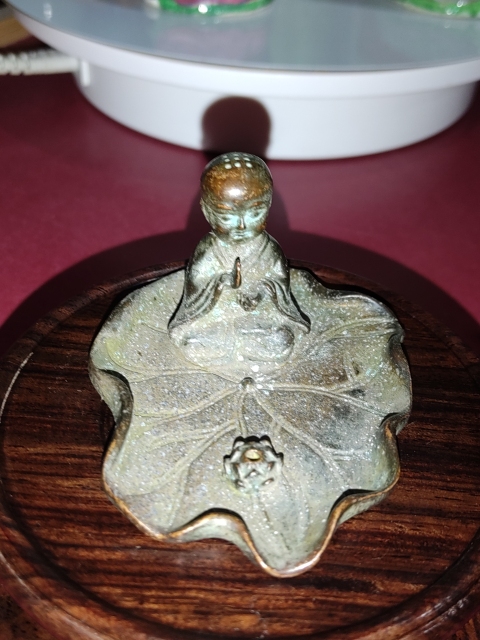 古玩雜項銅荷葉座佛香插擺件拍賣,當前價格188元