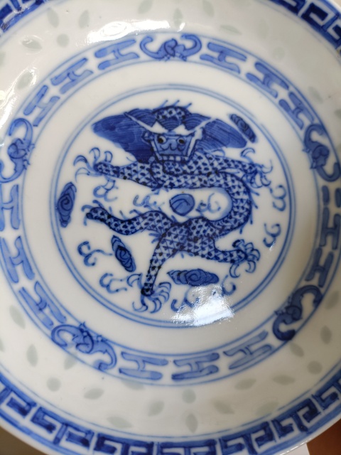 古玩陶瓷精品清末民初玲瓏瓷青花云龍趕珠紋盤拍賣,當前價格680元
