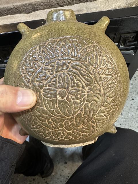 古玩陶瓷明代山西渾源窯匾壺拍賣,當前價格19000元