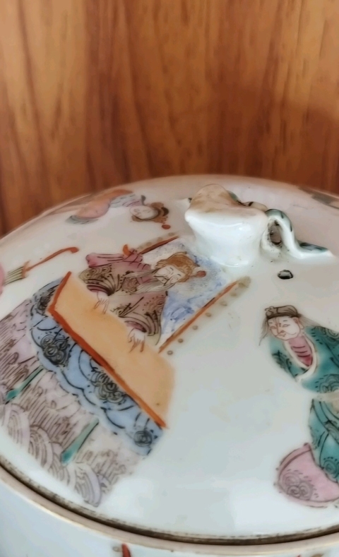 古玩陶瓷粉彩人物紋壺拍賣,當前價格1800元