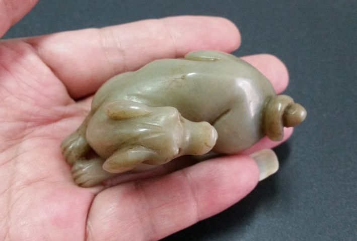 古玩玉器和田玉雕“臥犬”擺件拍賣，當前價格800元